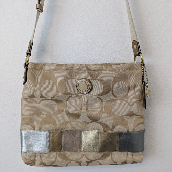 Coach Handbags - Coach purse/bag crossbody medium size